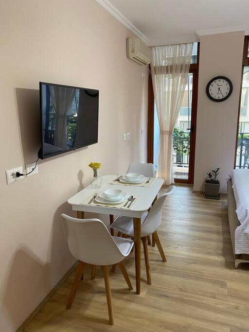 Mimosa'S Apartment With Lovely Balcony Τίρανα Εξωτερικό φωτογραφία