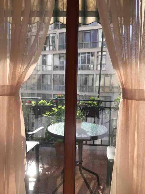 Mimosa'S Apartment With Lovely Balcony Τίρανα Εξωτερικό φωτογραφία